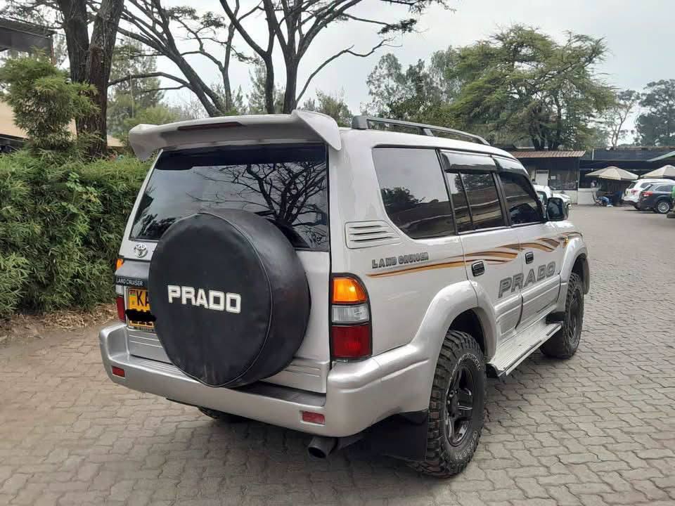 2001 Toyota Land Cruiser Prado thumbnail 2