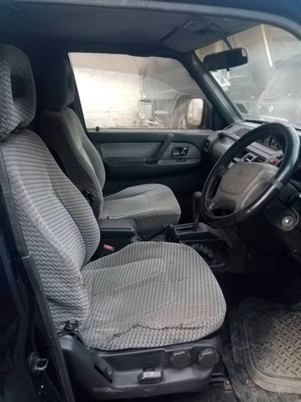 2003 Pajero 3 door thumbnail 3