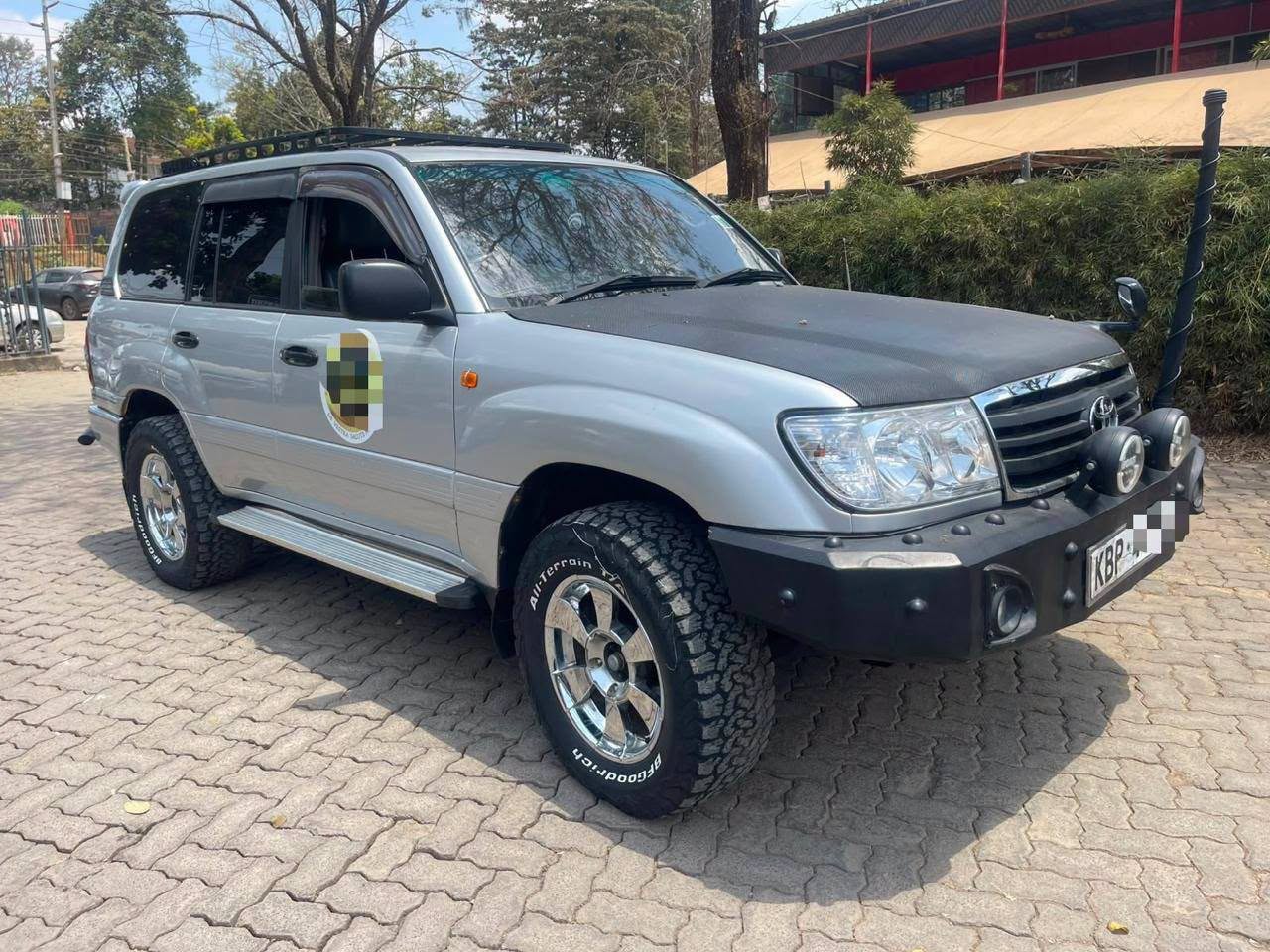 2003 Toyota Land Cruiser thumbnail 2