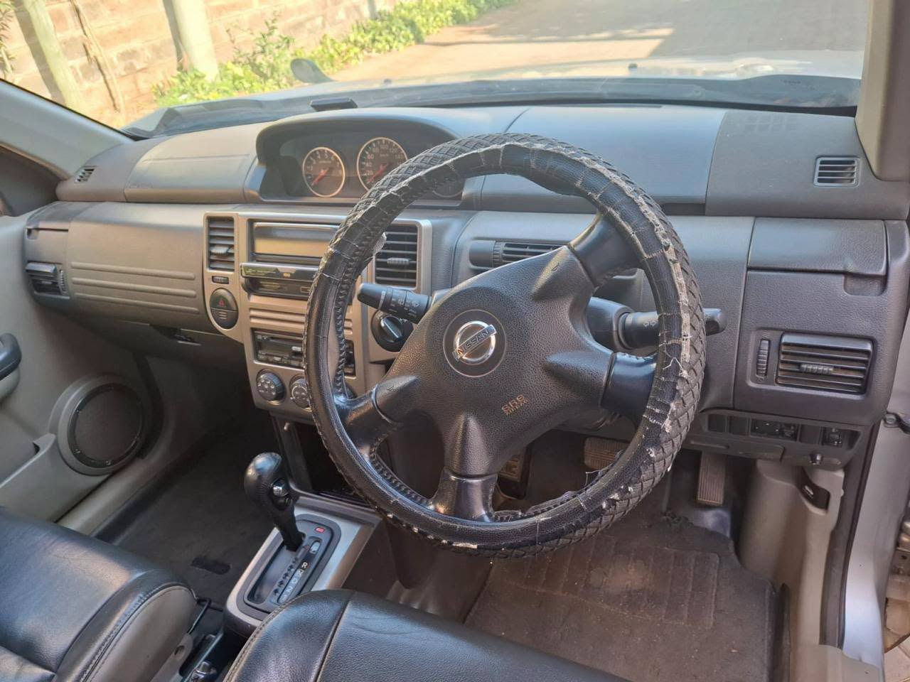 2004 Nissan X-Trail thumbnail 2