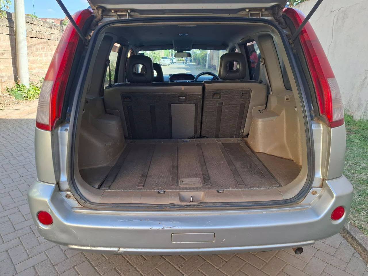 2004 Nissan X-Trail thumbnail 3