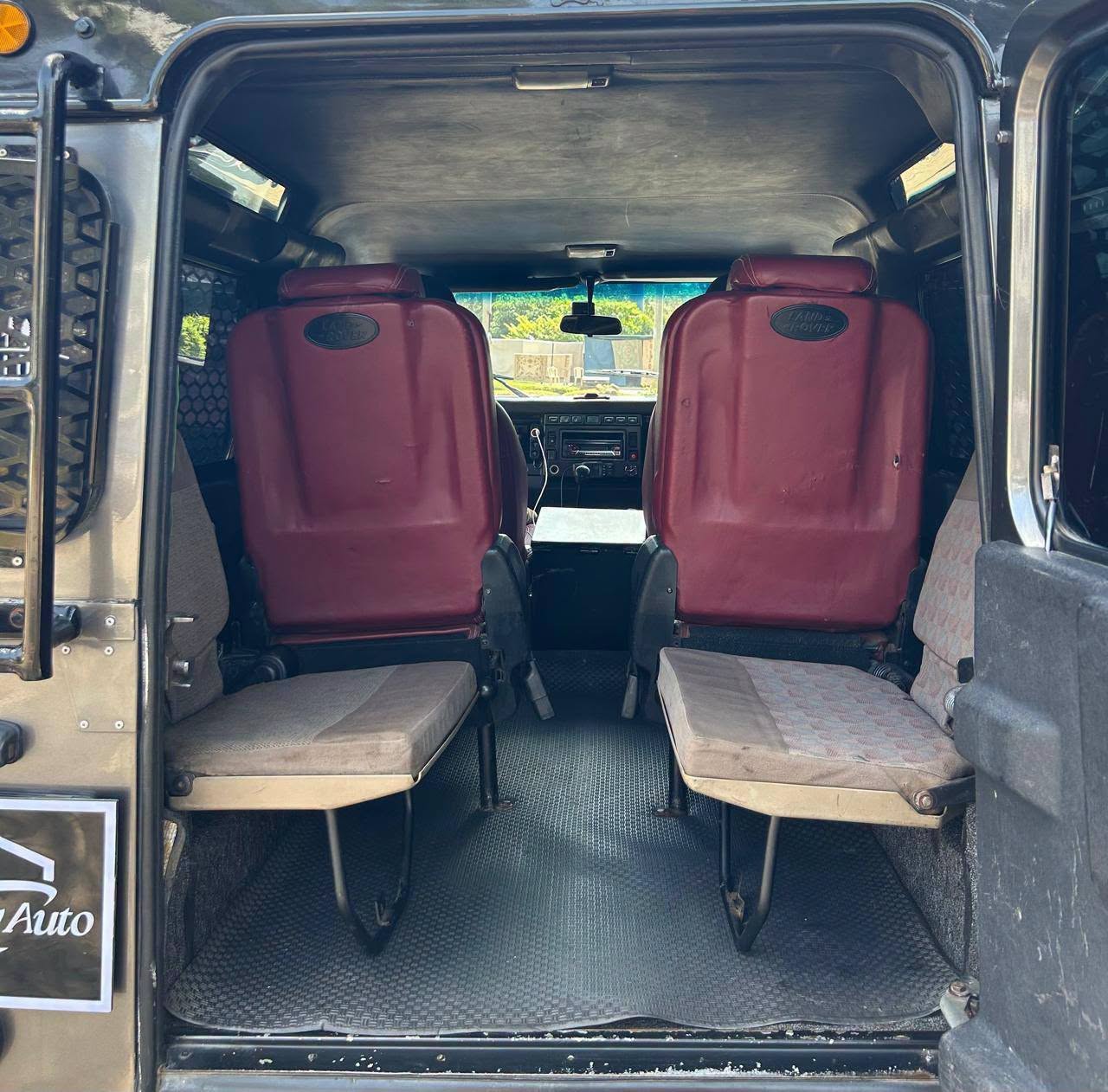 2006 Land Rover Defender thumbnail 3