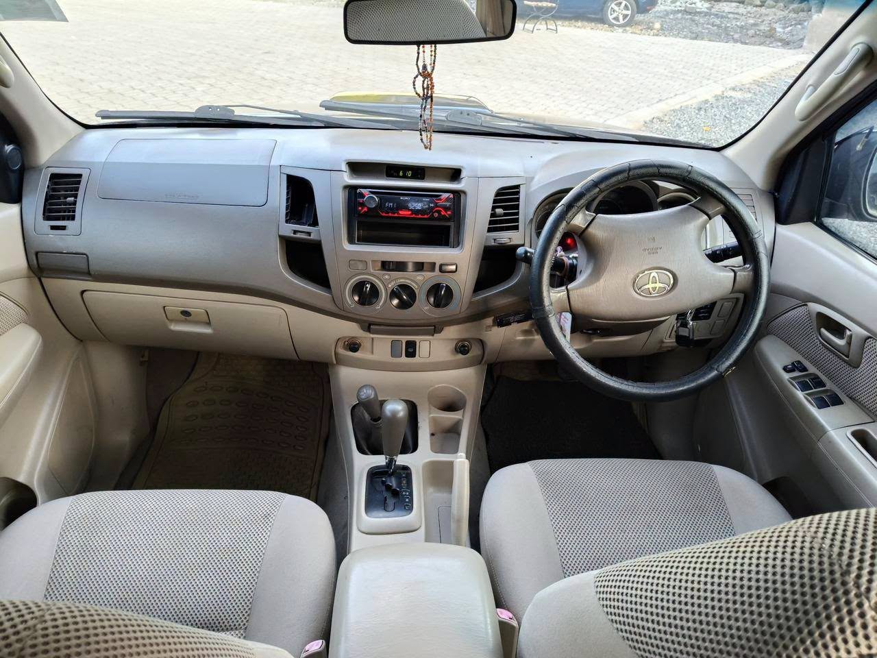 2007 Toyota Hilux thumbnail 2
