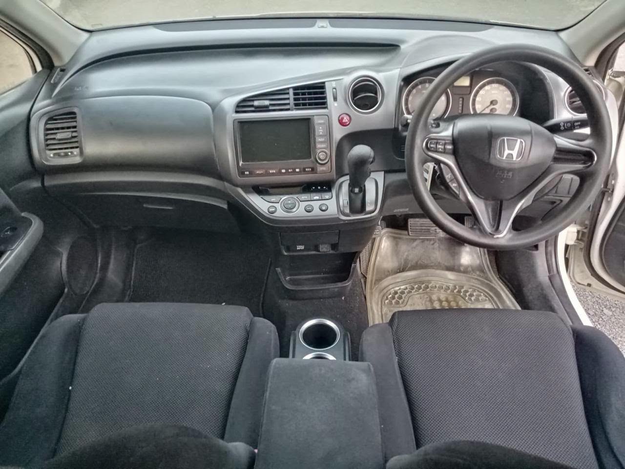2009 Honda Stream thumbnail 4