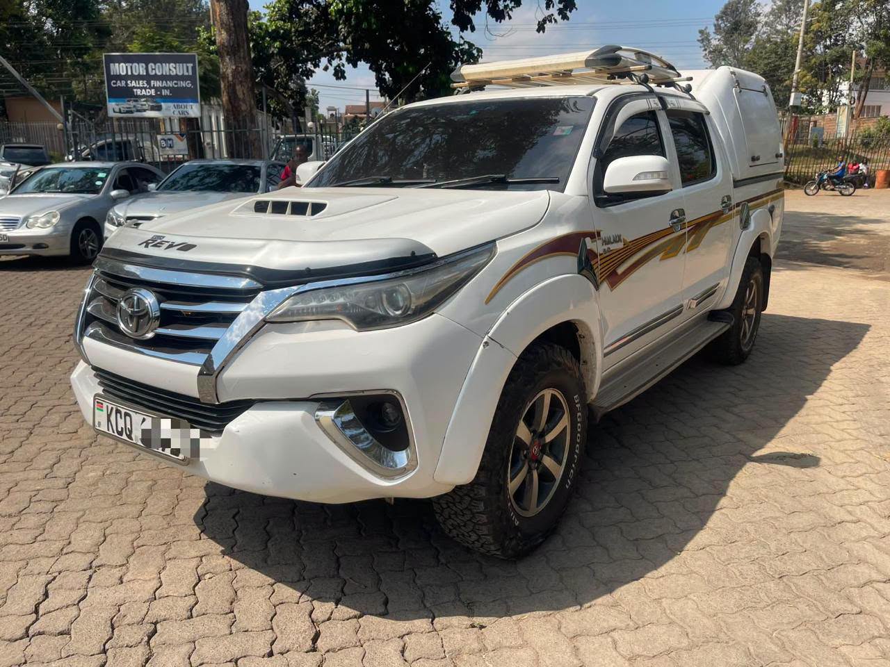 2010 Toyota Hilux thumbnail 2
