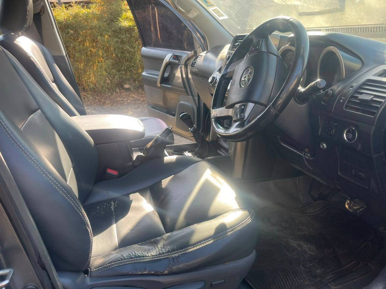 2010 Toyota Prado thumbnail 5