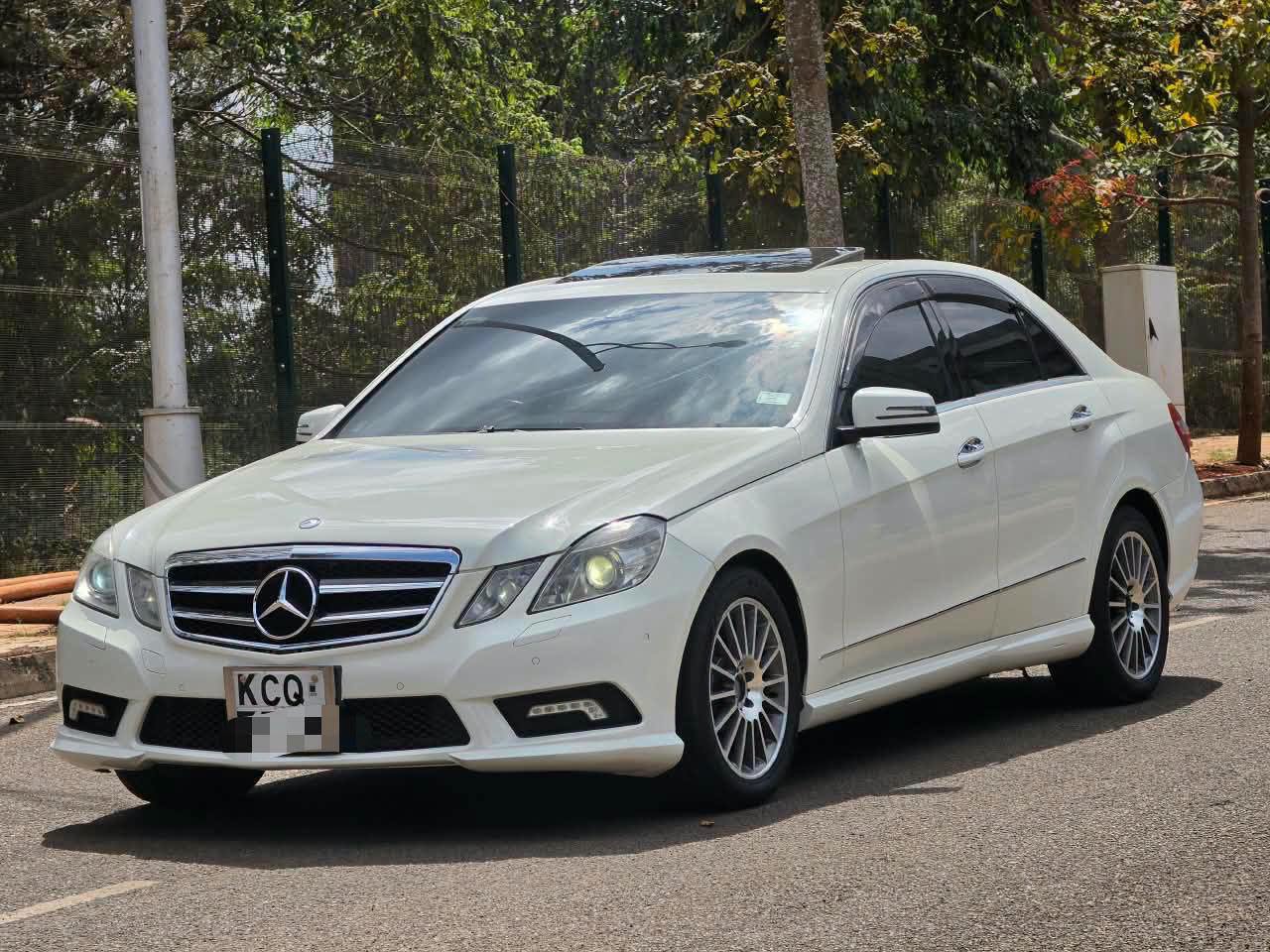 2011 Mercedes-Benz E350
