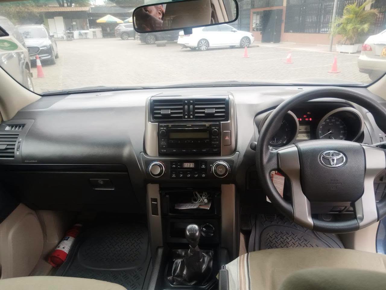 2012 Toyota Prado thumbnail 5