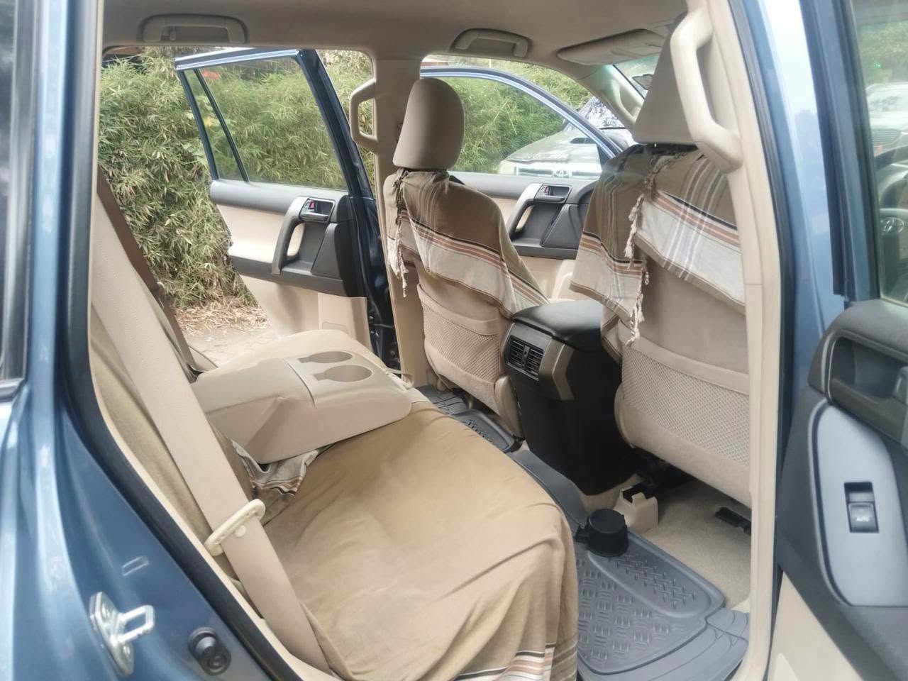 2012 Toyota Prado thumbnail 3