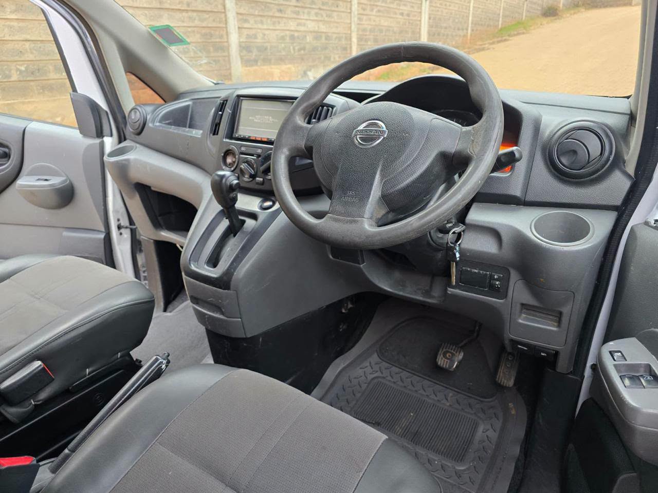 2013 Nissan NV200 thumbnail 4