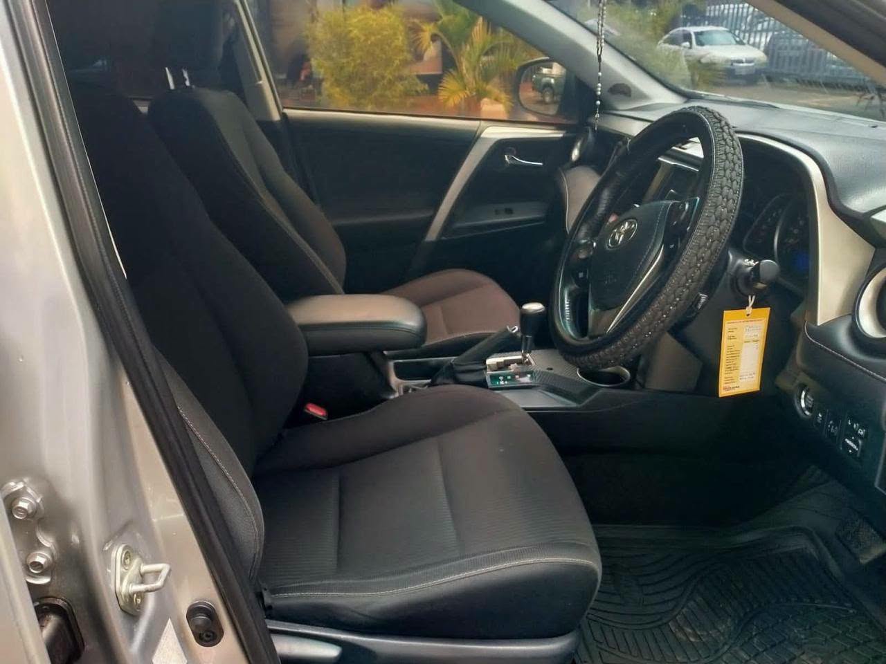 2013 Toyota RAV4 thumbnail 3
