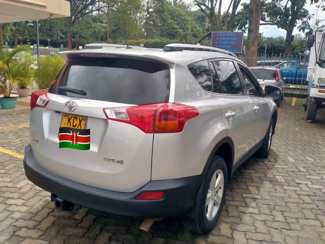 2013 Toyota RAV4 thumbnail 5