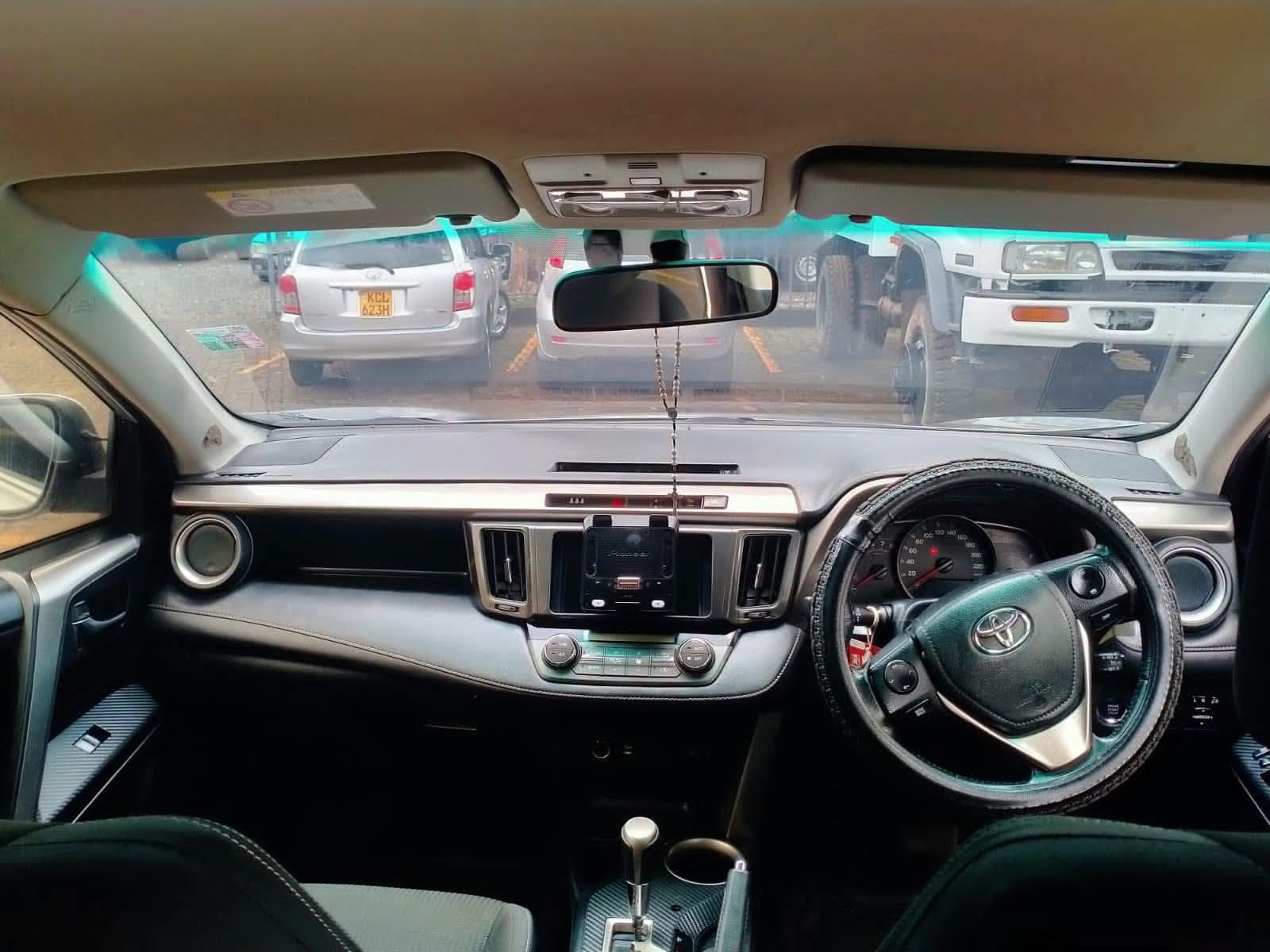 2013 Toyota RAV4 thumbnail 2