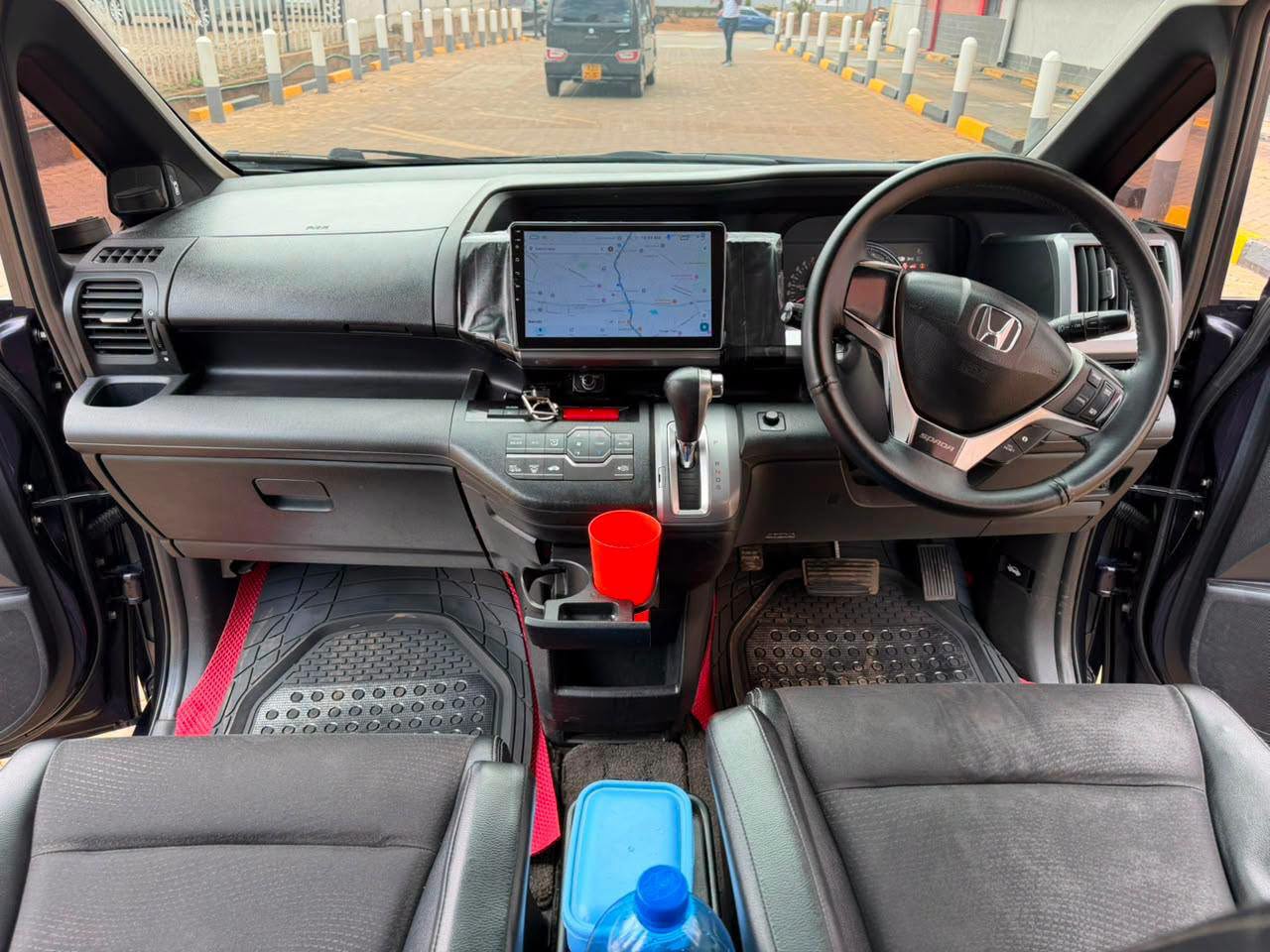 2014 Honda Stepwagon thumbnail 4
