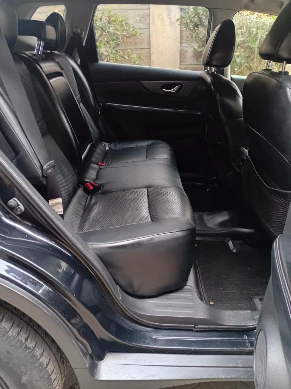 2014 NIssan X-Trail thumbnail 3