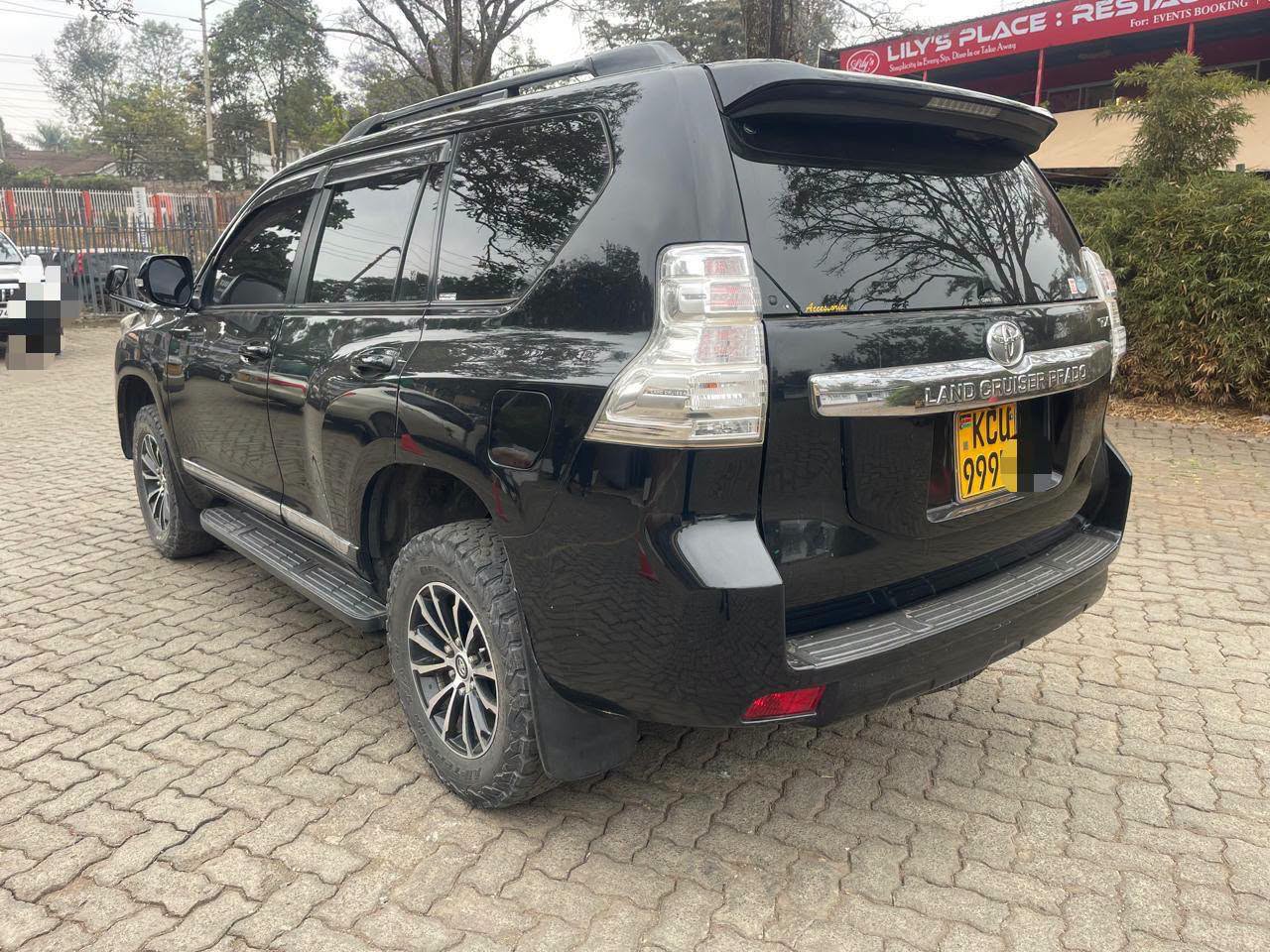 2014 Toyota Prado thumbnail 2