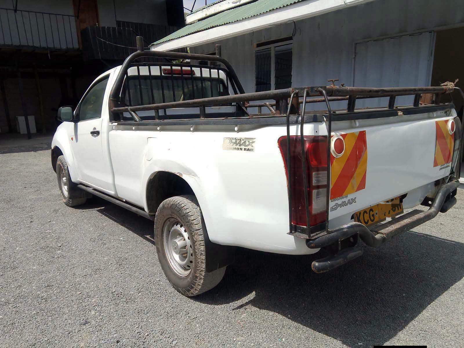 2015 Isuzu D-Max thumbnail 4