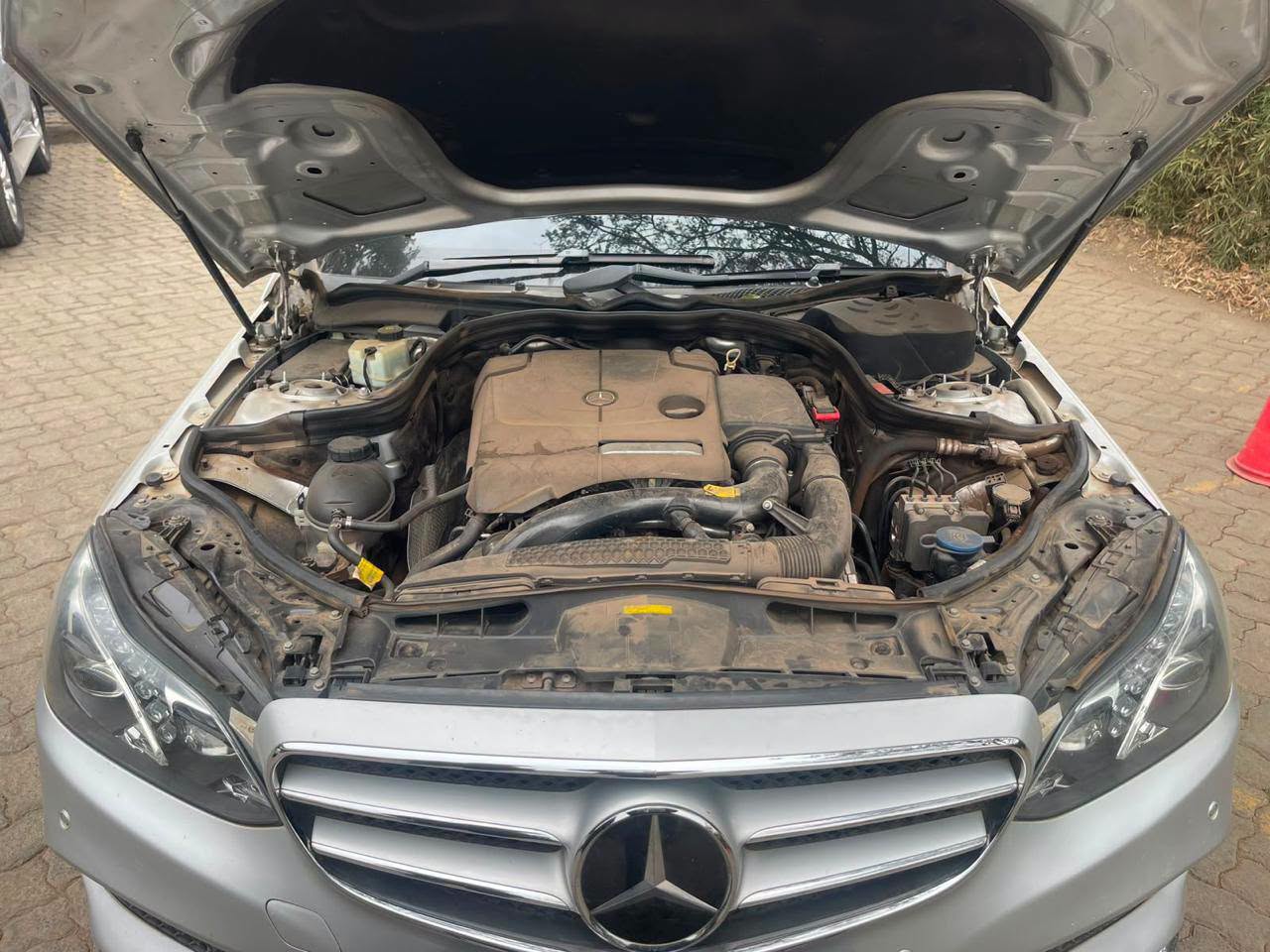 2015 Mercedes-Benz E250 thumbnail 4