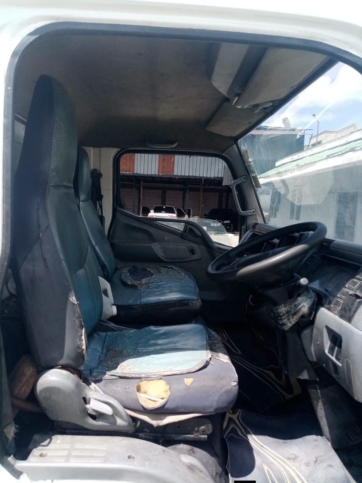 2015 Mitsubishi Fuso thumbnail 3