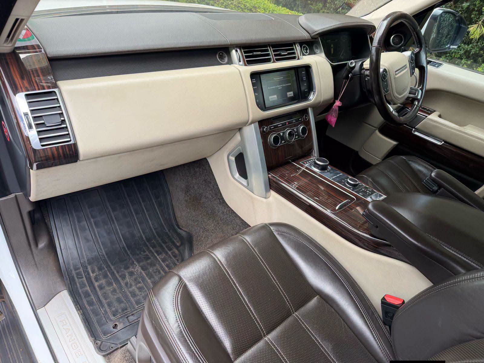 2015 Range Rover Vouge thumbnail 3