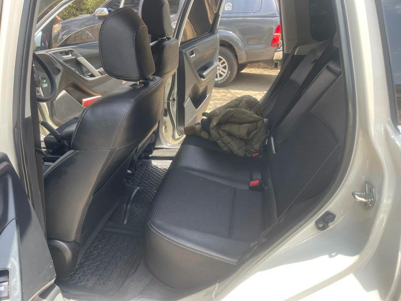 2015 Subaru Forester thumbnail 3