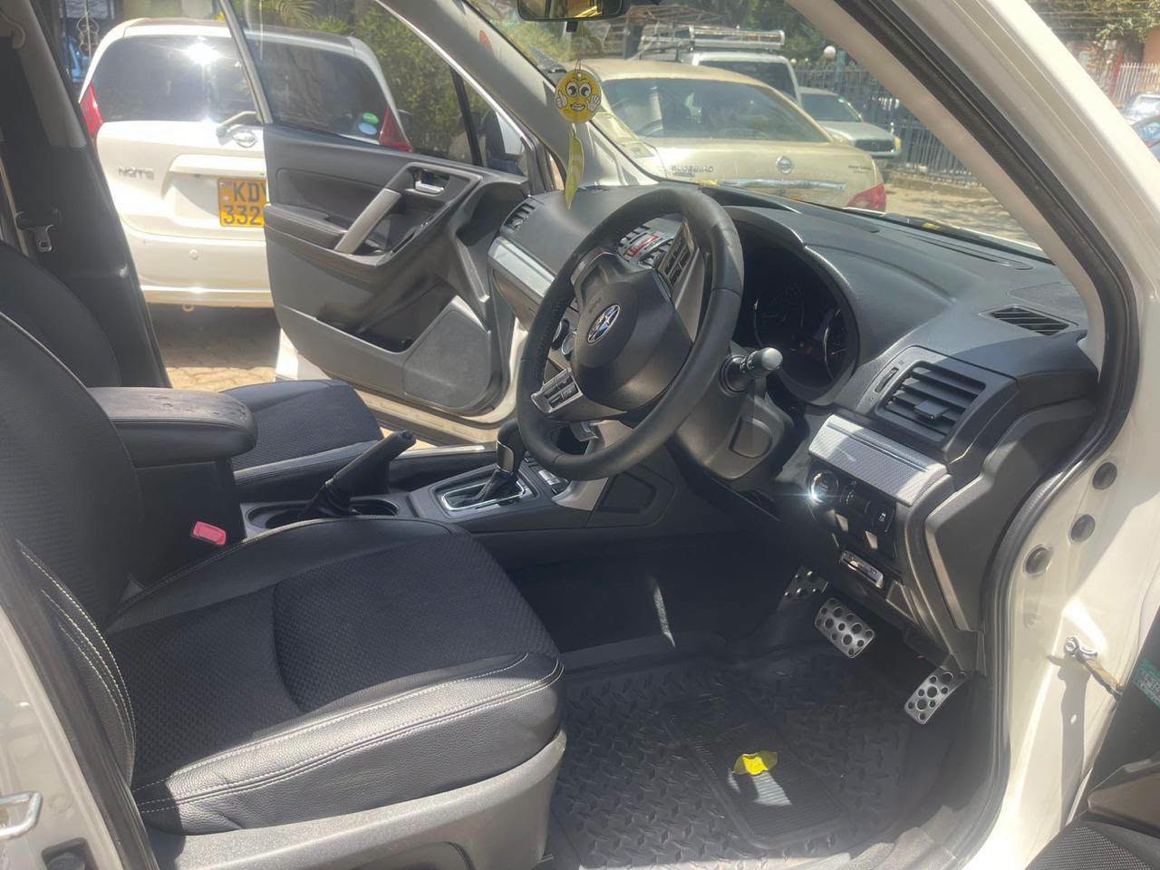 2015 Subaru Forester thumbnail 2