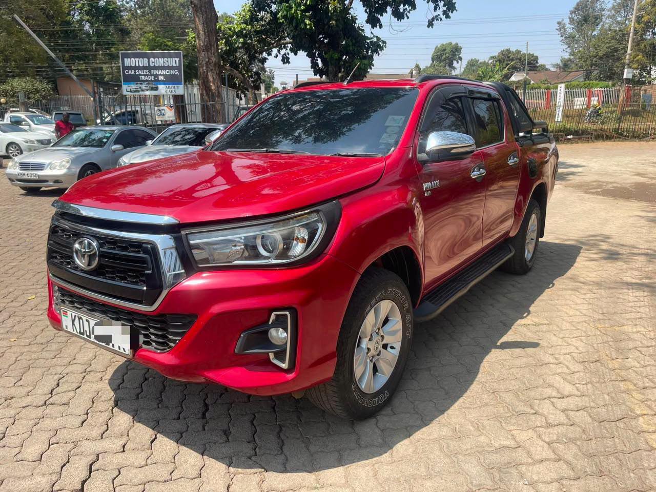 2015 Toyota Hilux thumbnail 7