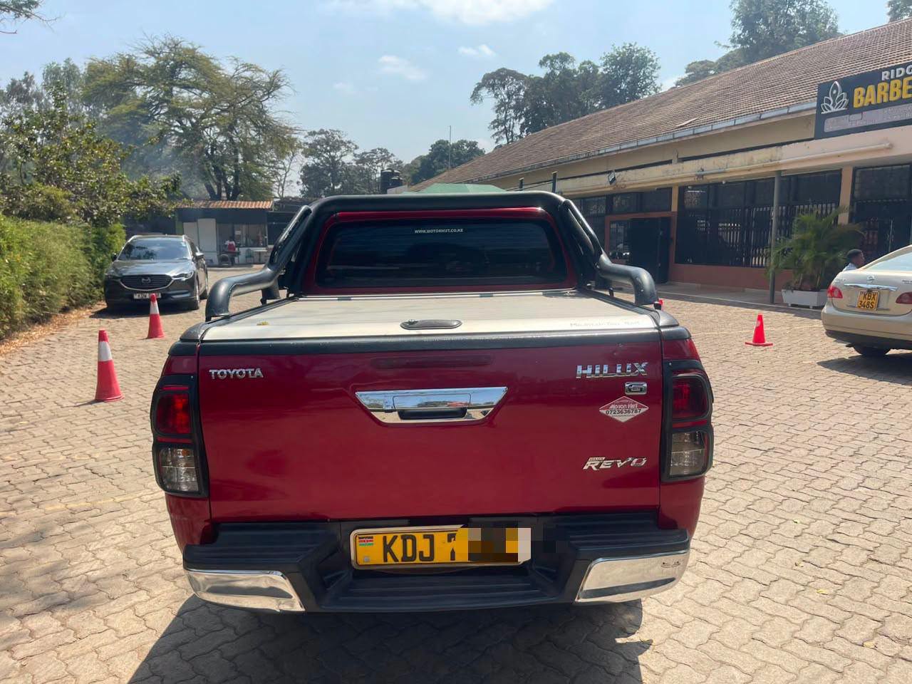 2015 Toyota Hilux thumbnail 4