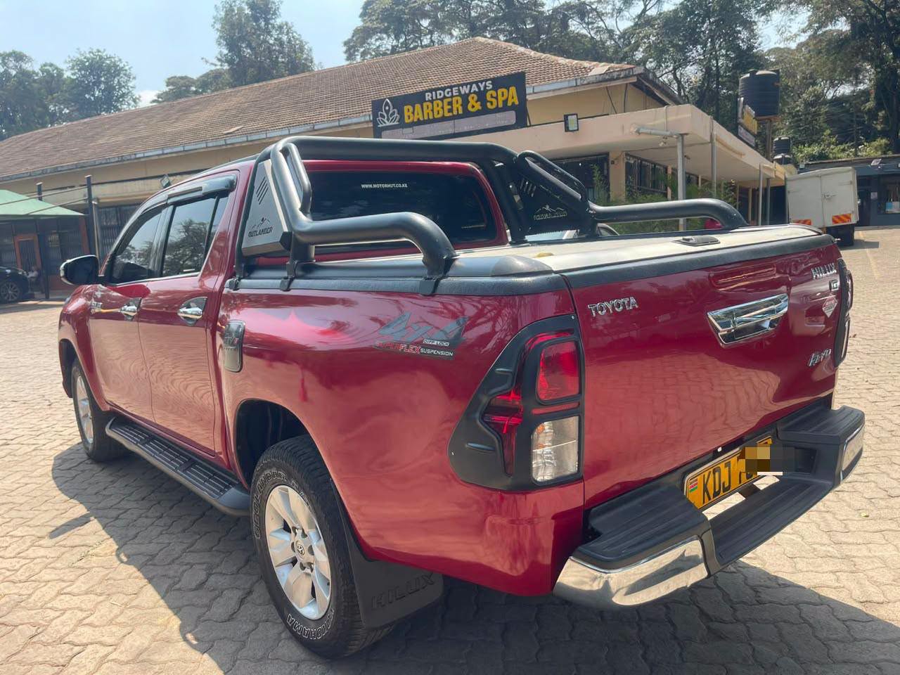 2015 Toyota Hilux thumbnail 5