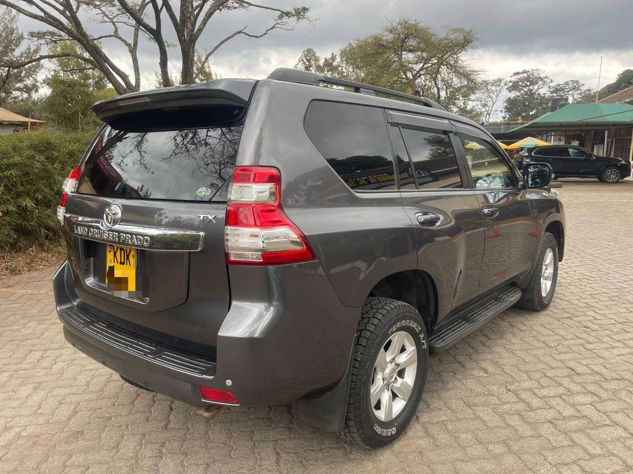 2015 Toyota Prado thumbnail 5