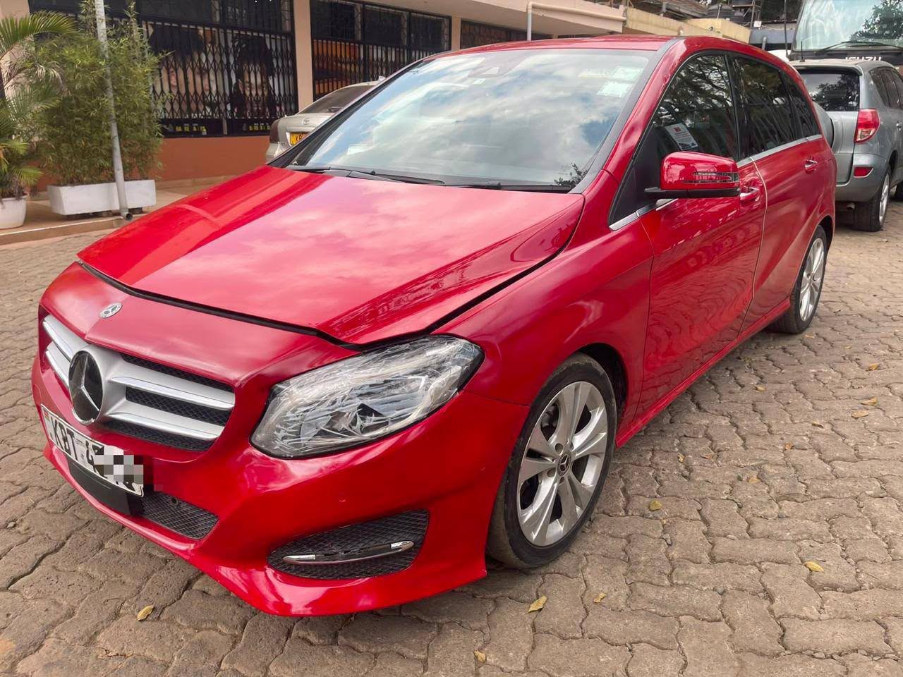 2016 Mercedes-Benz B180