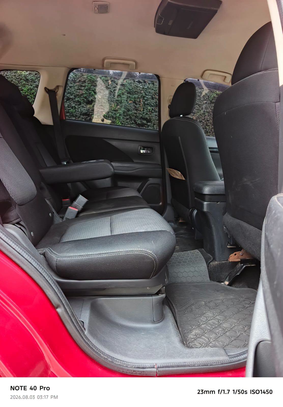 2016 Mitsubishi Outlander thumbnail 4