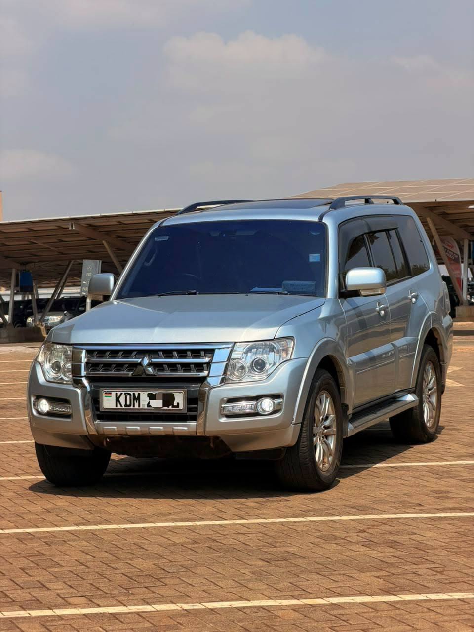 2016 Mitsubishi Shogun