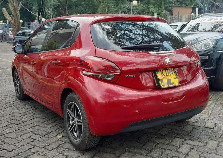 2016 Peugeot 208 thumbnail 2