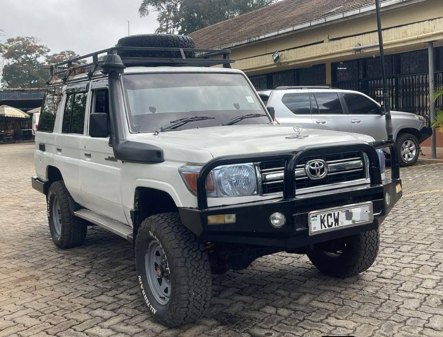 2016 Toyota Land Cruiser