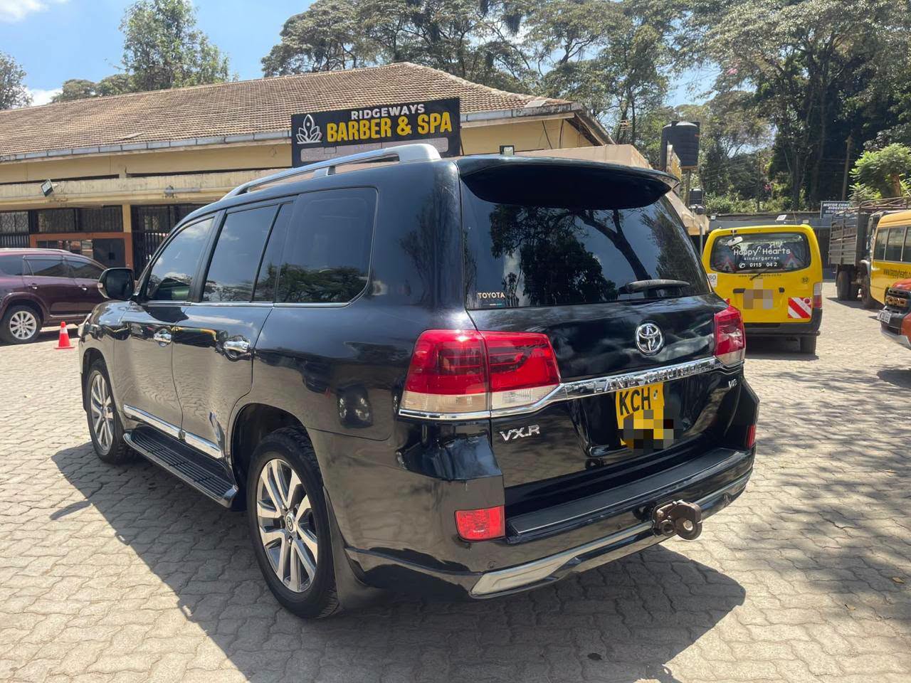 2016 Toyota Land Cruiser thumbnail 2