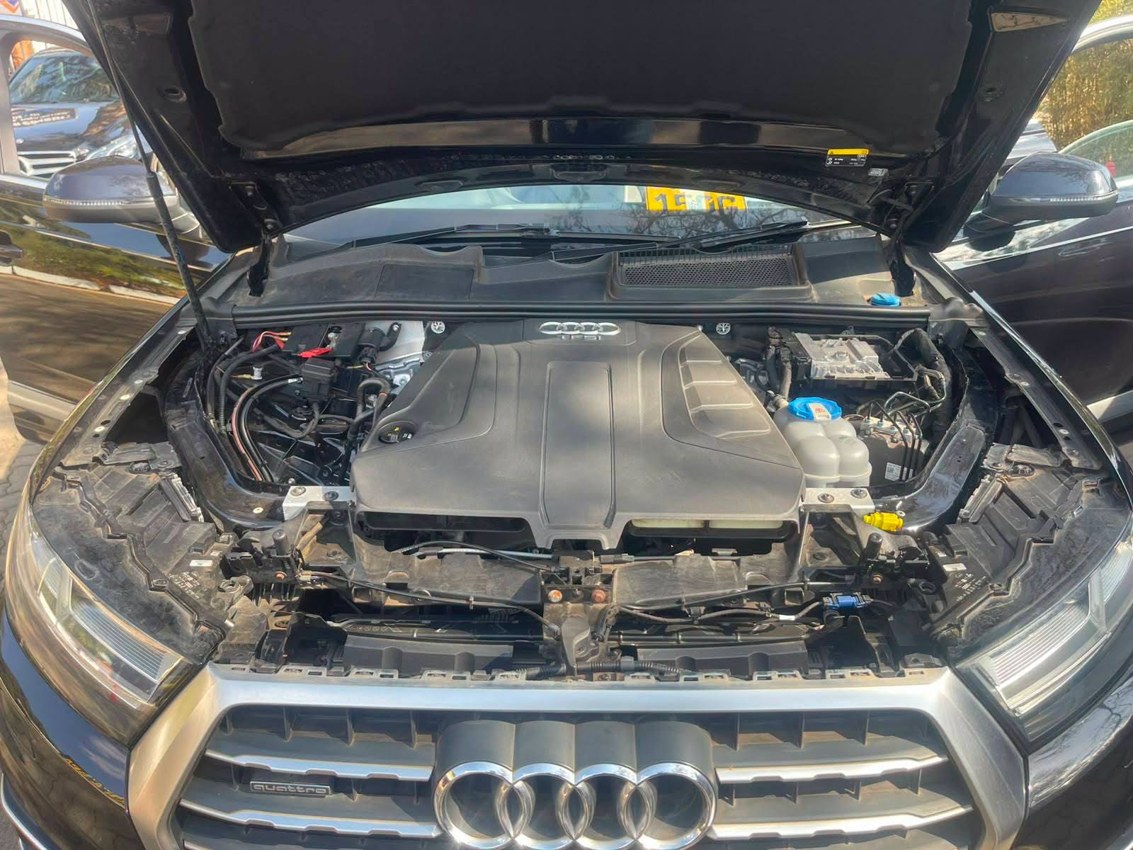 2017 Audi Q7 thumbnail 3