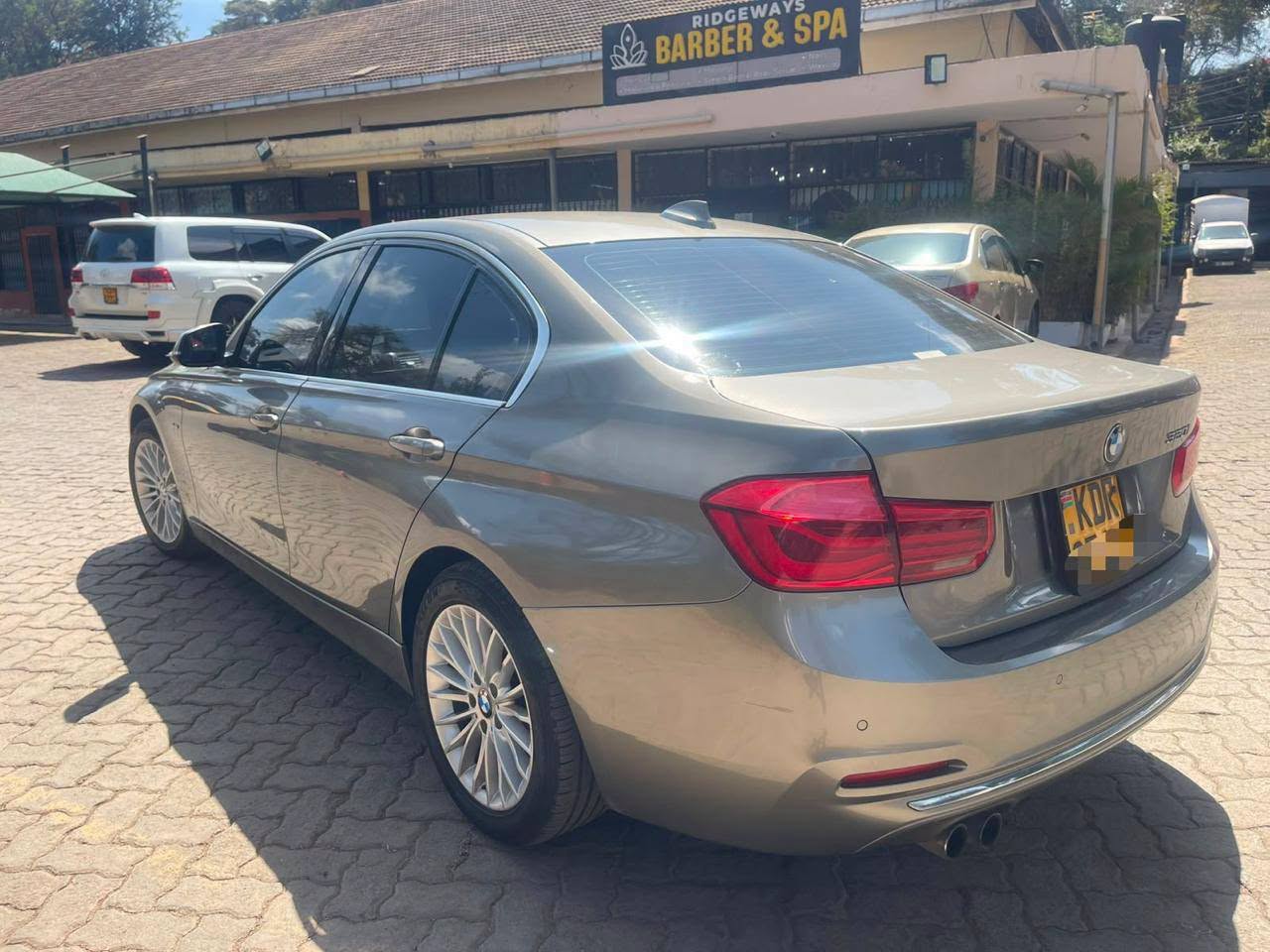 2017 BMW 320i thumbnail 6