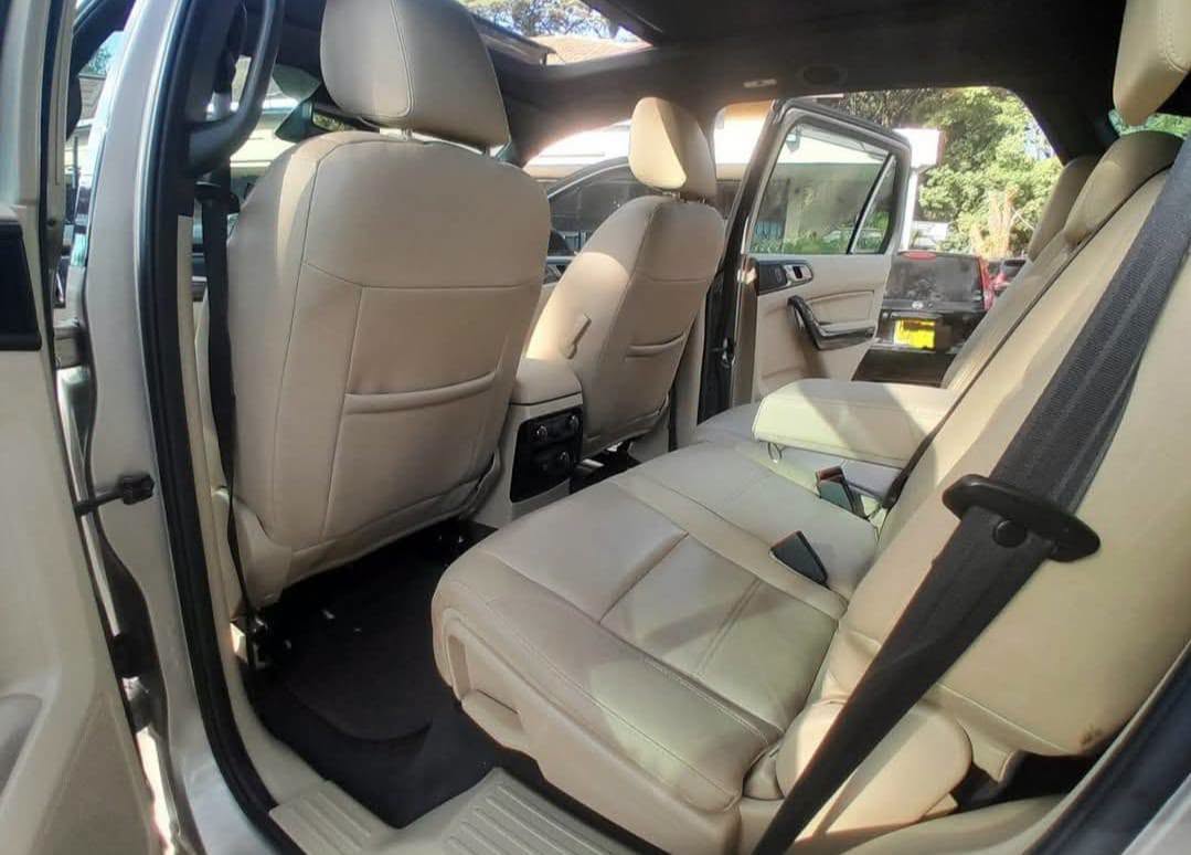 2017 Ford Everest thumbnail 2