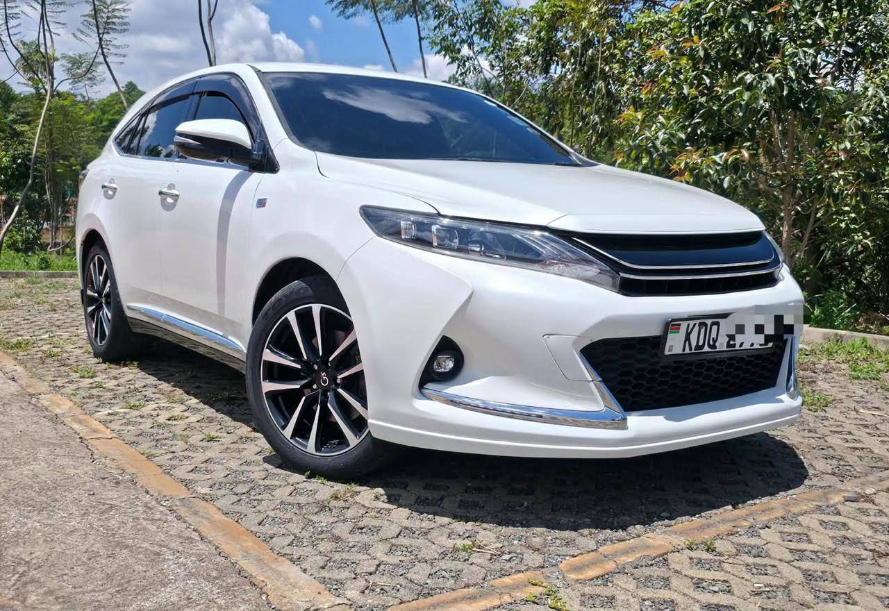 2017 Toyota Harrier thumbnail 5