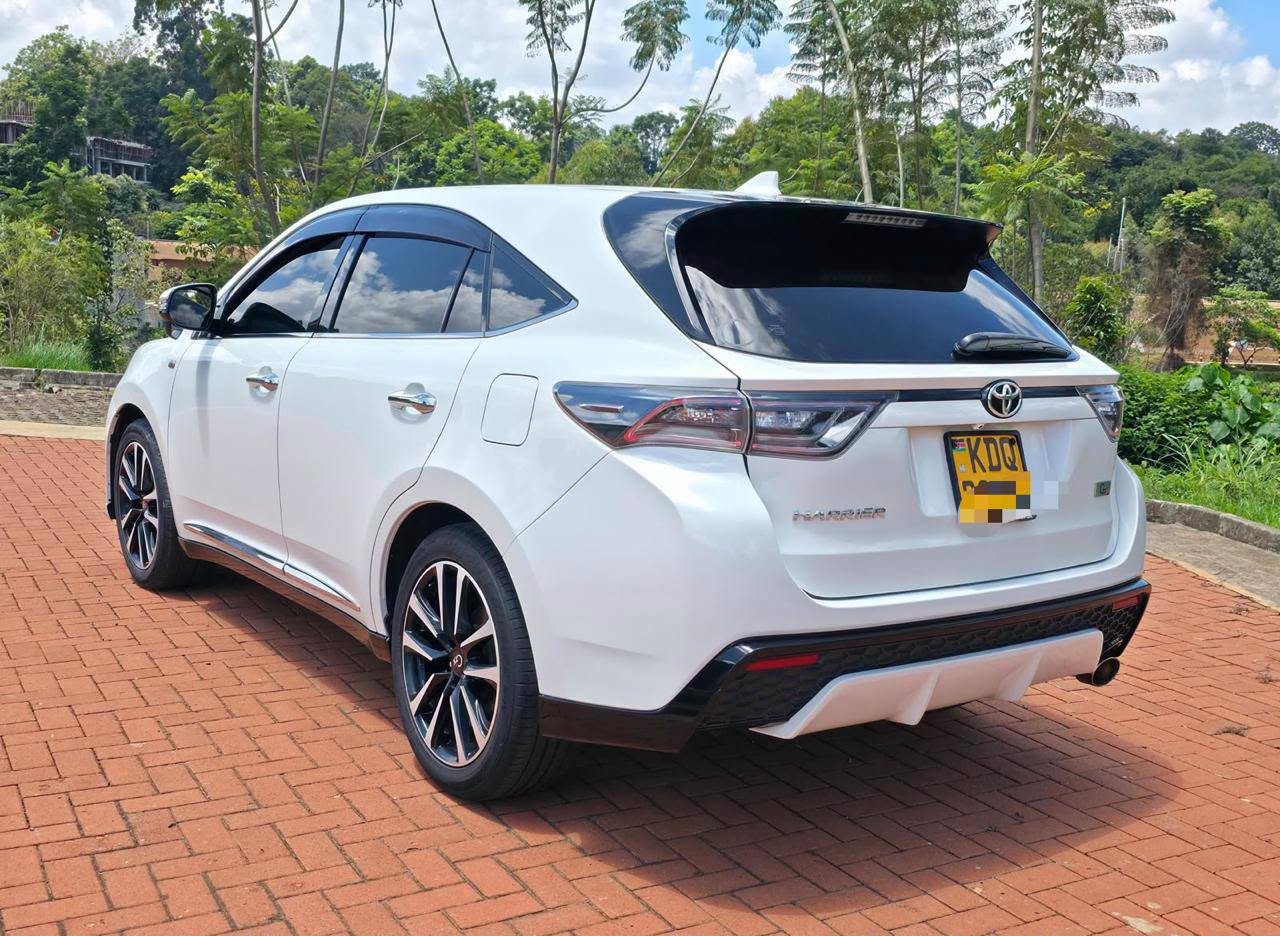 2017 Toyota Harrier thumbnail 2