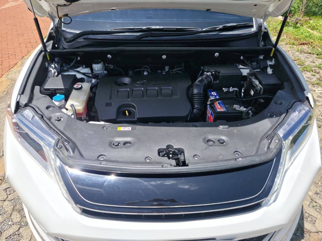 2017 Toyota Harrier thumbnail 6