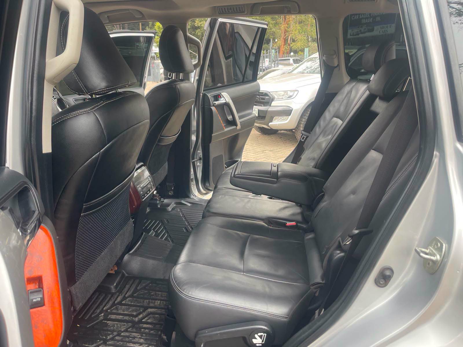 2017 Toyota Land Cruiser Prado thumbnail 5