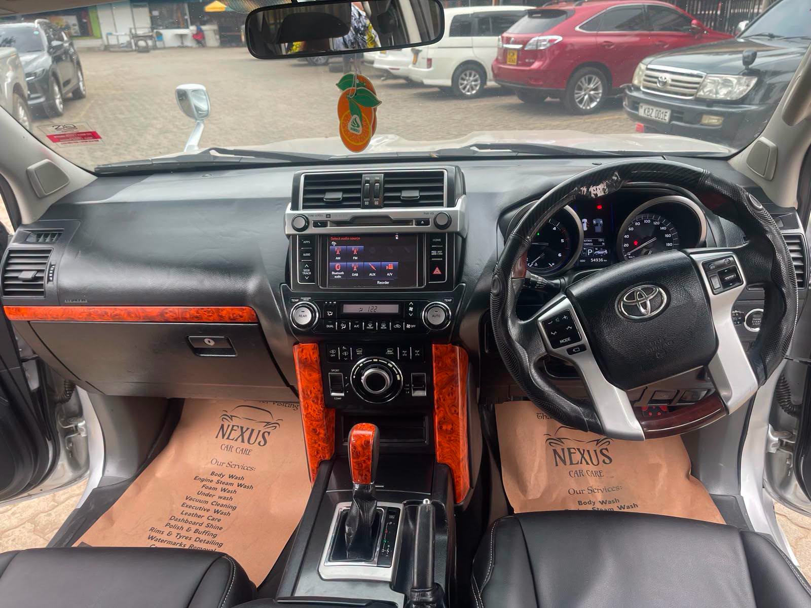 2017 Toyota Land Cruiser Prado thumbnail 3