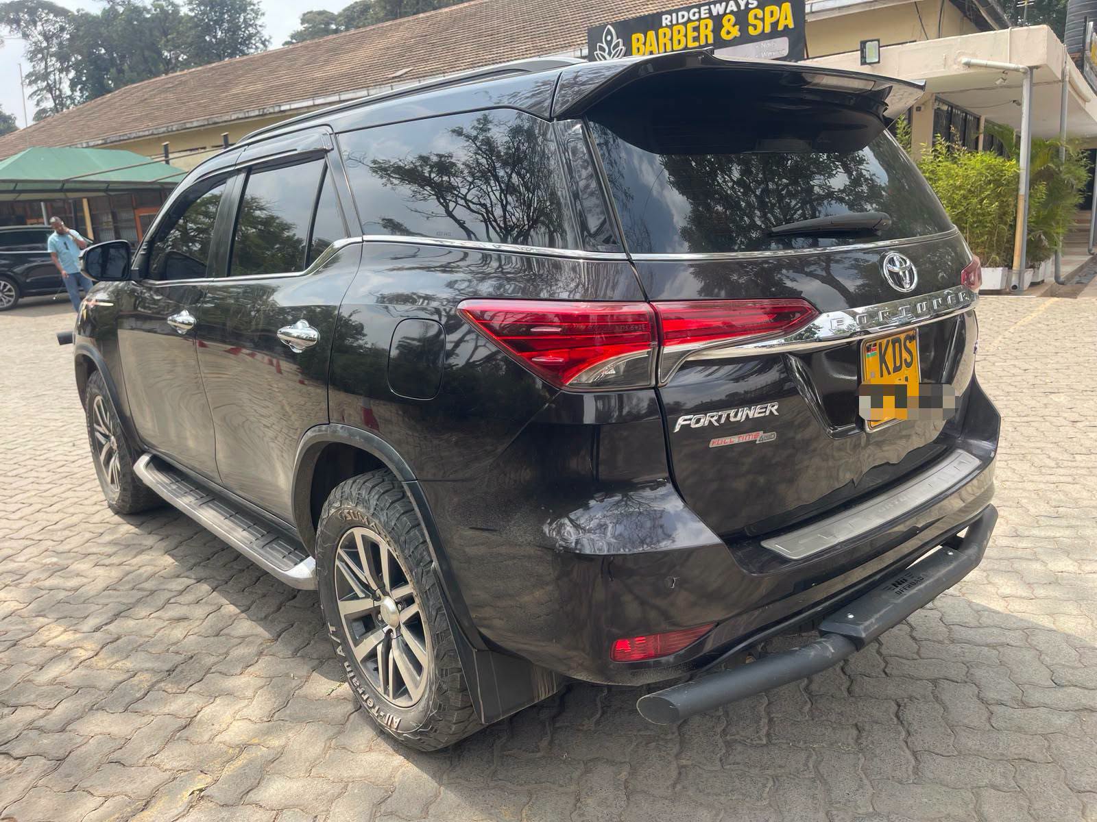 2018 Toyota Fortuner thumbnail 5