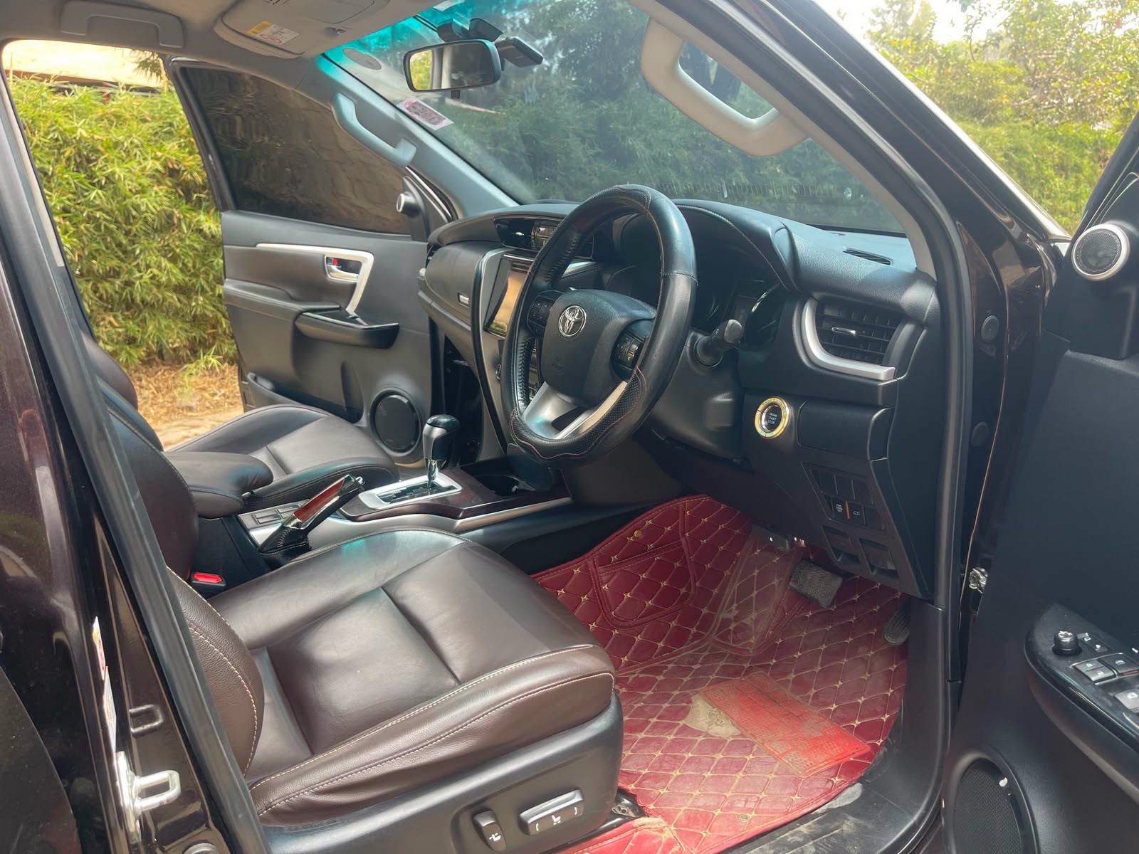 2018 Toyota Fortuner thumbnail 6