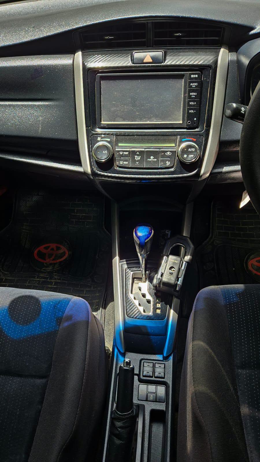 2018 Toyota RAV4 thumbnail 2