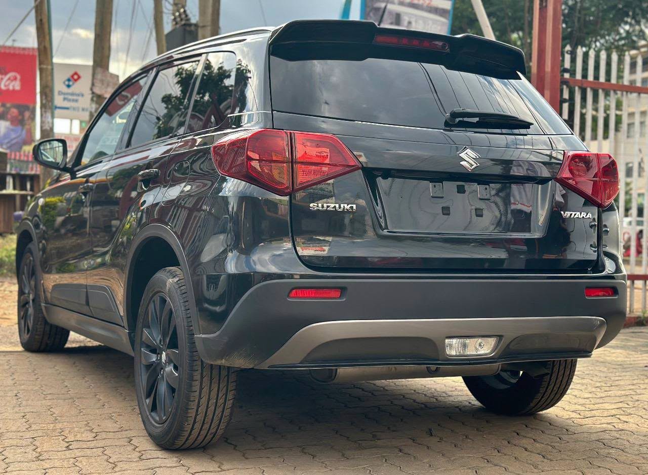 2019 Suzuki Vitara thumbnail 4