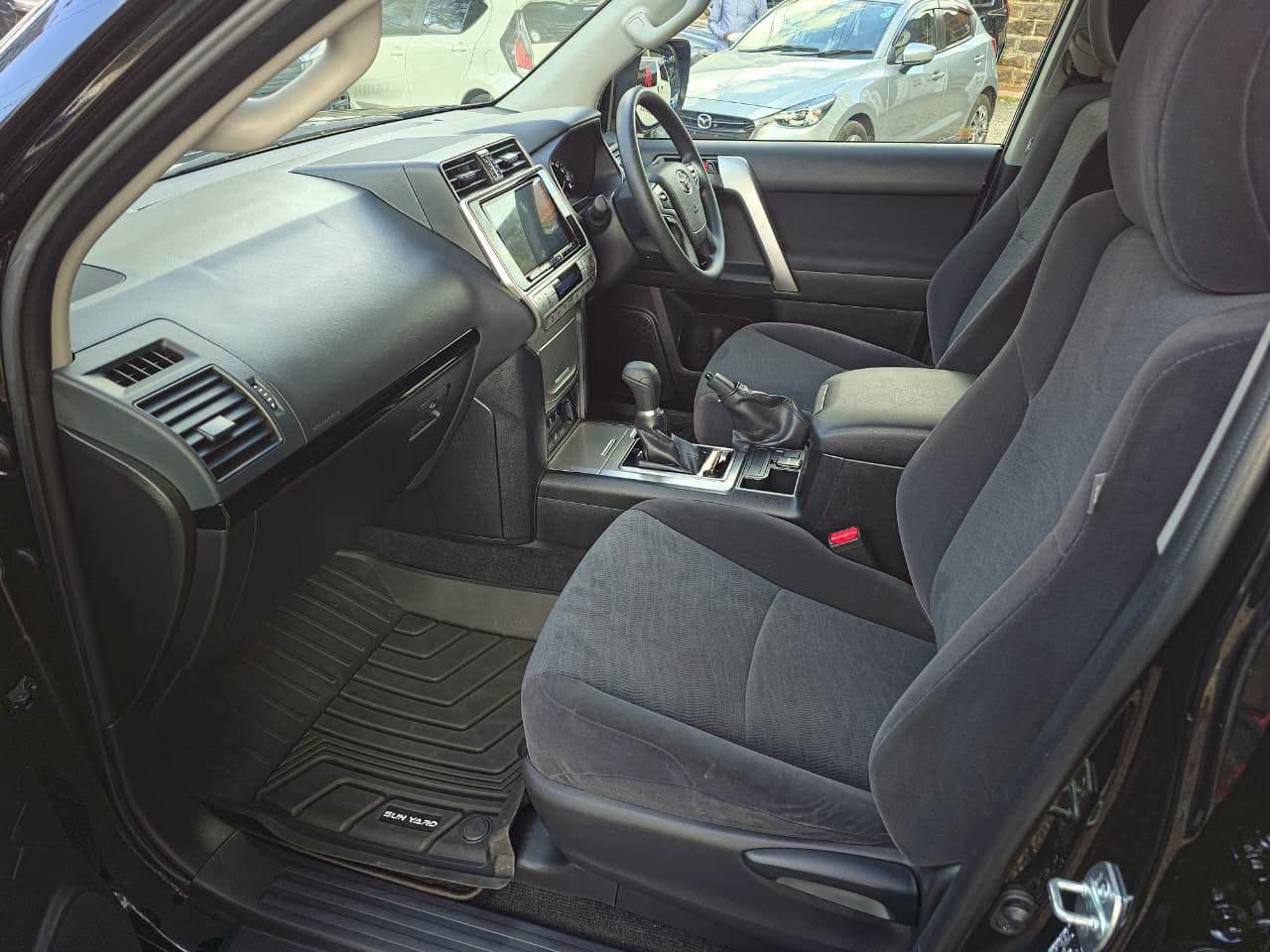 2021 Toyota Land Cruiser Prado thumbnail 5