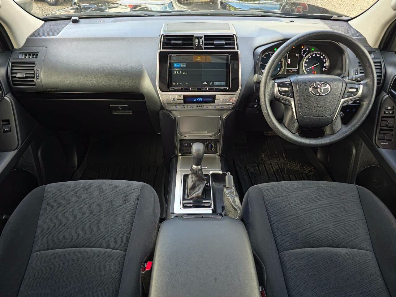 2021 Toyota Land Cruiser Prado thumbnail 2